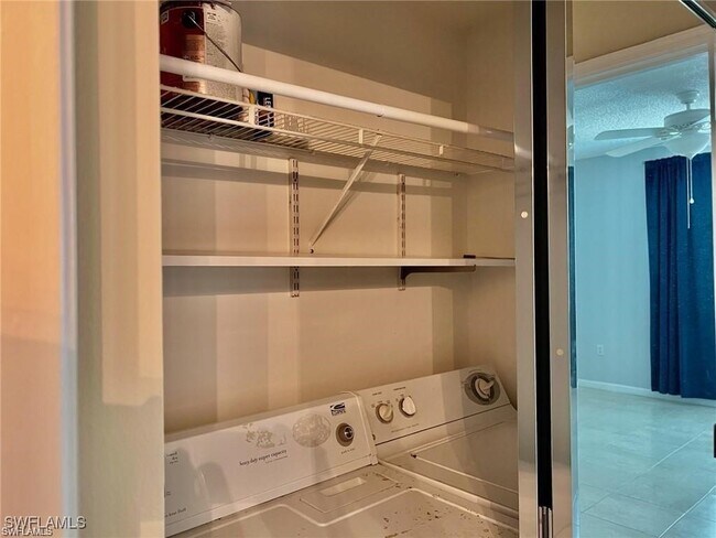 Foto del edificio - 1115 Reserve Ct