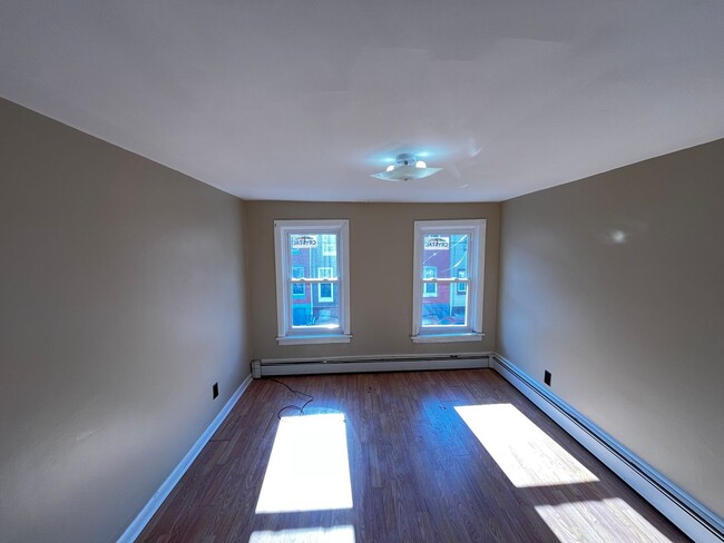 Building Photo - 2BR/1BA Apartment in Reading