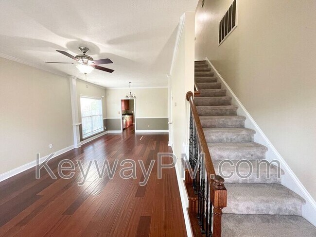 Building Photo - 1447 Collins Dr