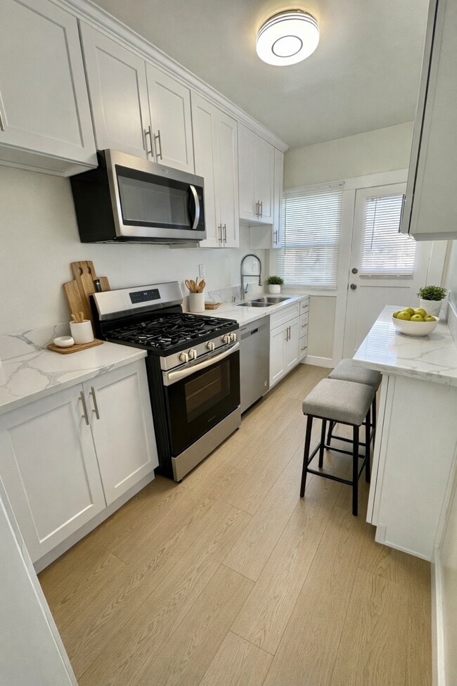 Building Photo - 600 E Garfield Ave