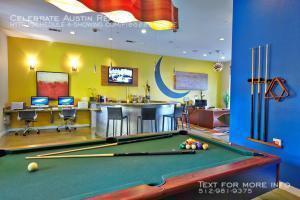 Building Photo - Crescent