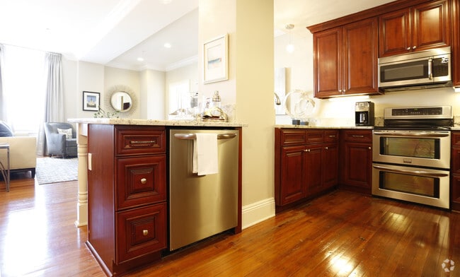 Hermes Kitchen - Four Winds Apartments