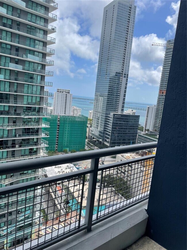 Foto del edificio - 60 SW 13th St