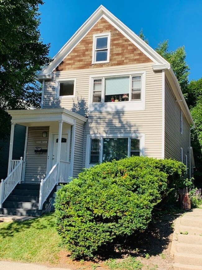 Building Photo - 3221 N Newhall St