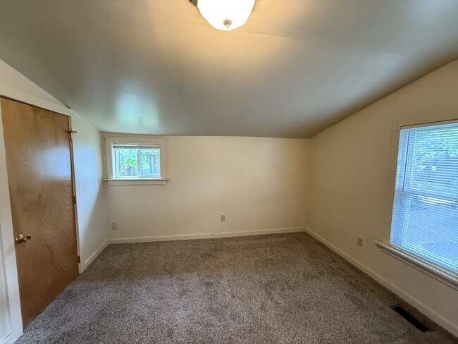 Building Photo - 754 Cawood St