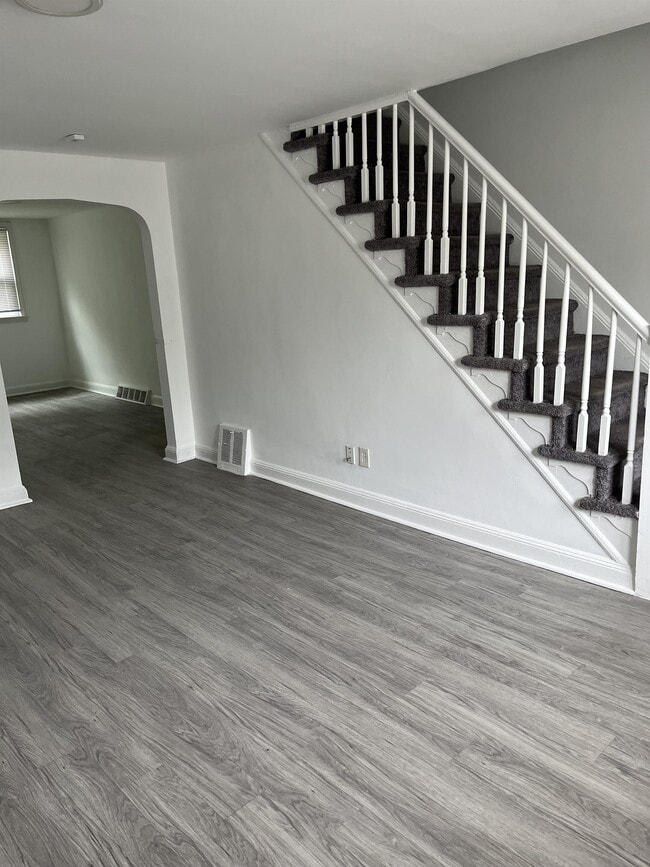 Photo - 240 W 21st St House