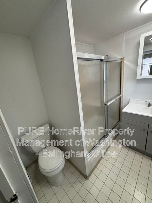 Foto del edificio - 7394 Birch Bay Dr