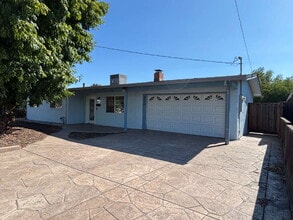 Building Photo - 2774 Broadmoor Ave