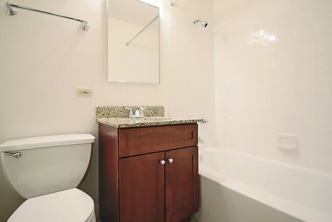 Foto del edificio - 1359 N Lake Shore Dr