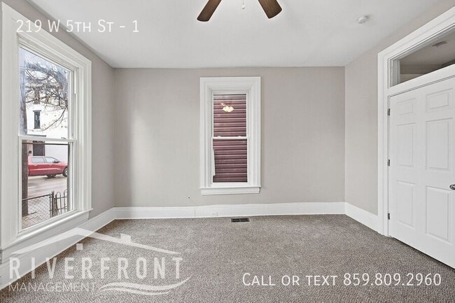 Building Photo - 219 W 5th St