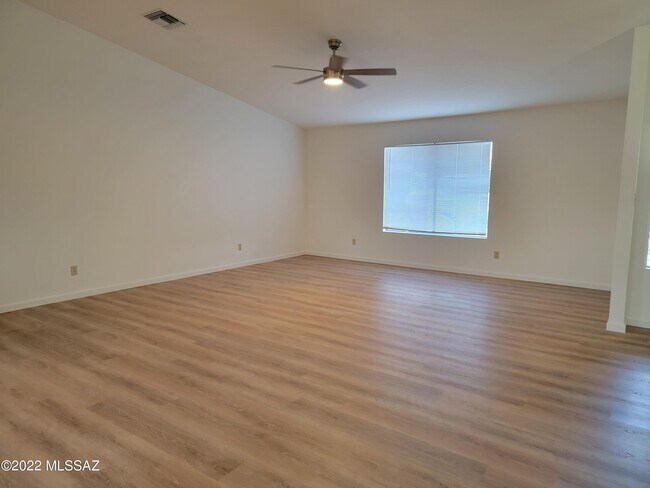 Foto del edificio - 9689 N Donegal Pl