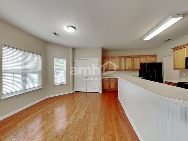 Building Photo - 11112 Heritage Green Dr