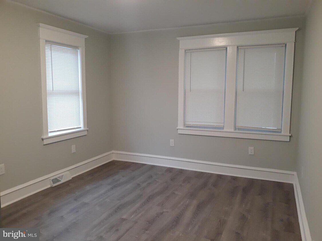 Foto principal - 704 N Lenola Rd
