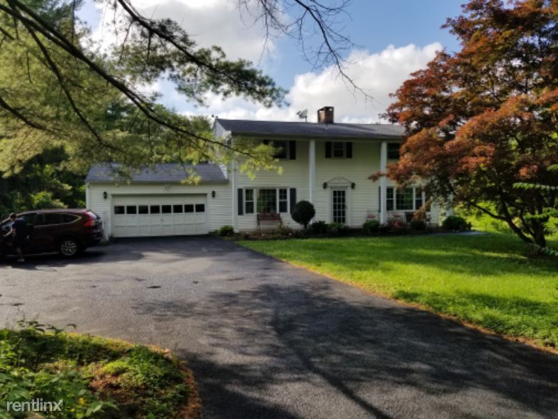 Primary Photo - 4 br, 2.5 bath House - 9 Bykenhulle Rd