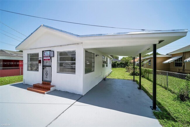 Building Photo - 3 br, 1 bath House - 1520 NW 58th Ter
