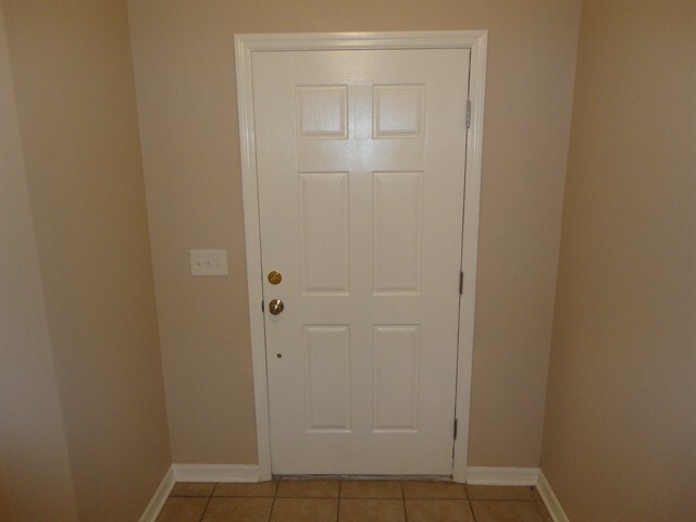 Building Photo - 30652 Palmerston Pl
