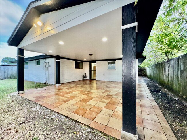 Foto del edificio - 2134 Rainy River Dr