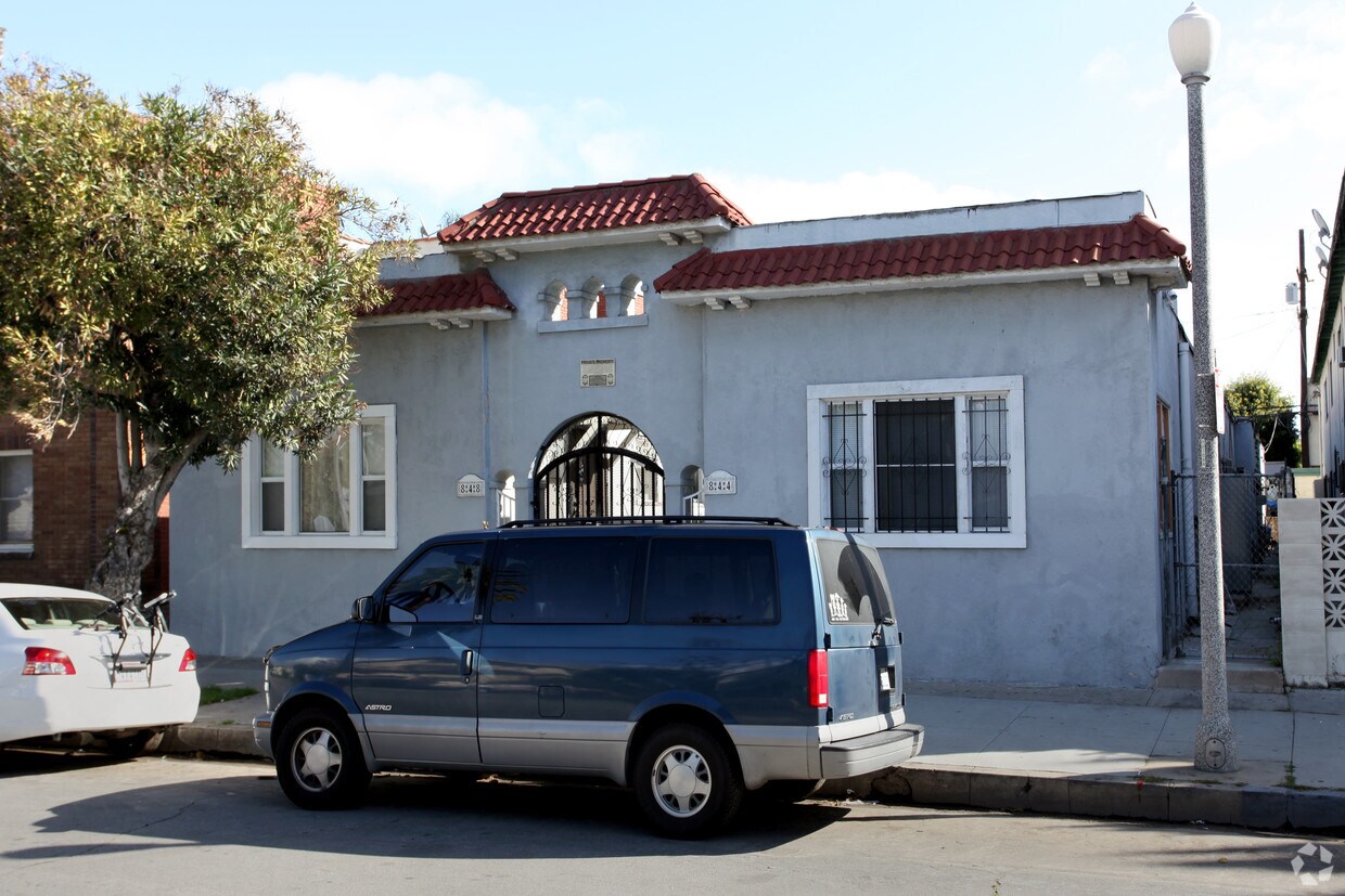 Foto del edificio - 844-848 Chestnut Ave