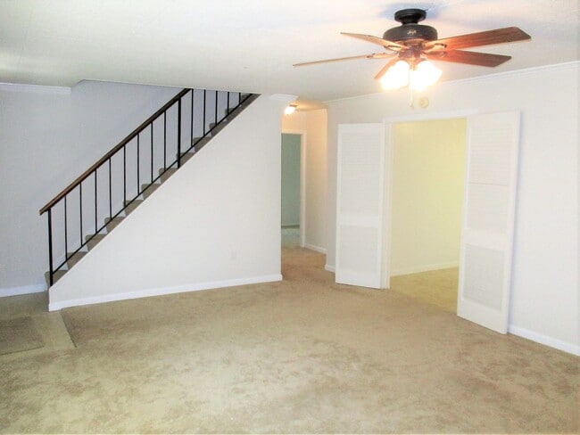 Building Photo - Beautiful 4 Bed 2 Bath Home Sitting On A Spacious Lot In Serene Greenbriar