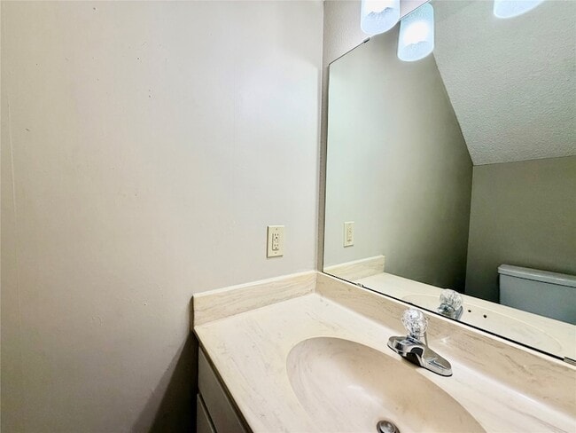 Building Photo - 1247 Dallas Dr