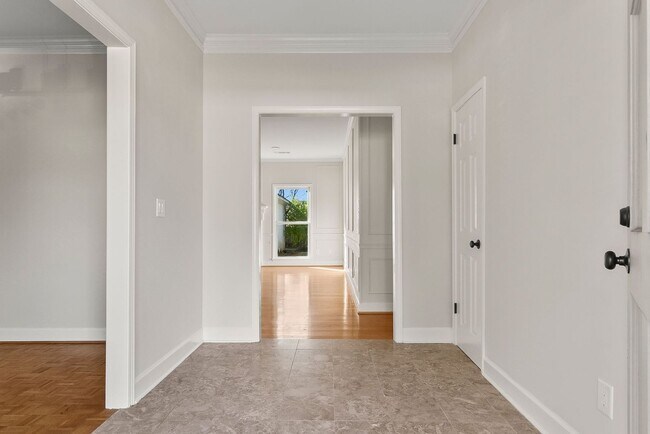 Foto del edificio - Beautiful 4 Bed 2.5 Bath Available Now!