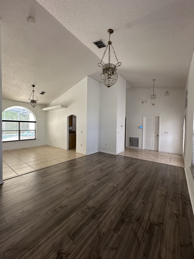 Foto del edificio - 231 Shady Oak Loop