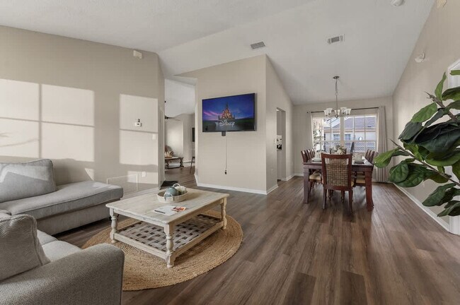 Building Photo - 2822 Formosa Blvd