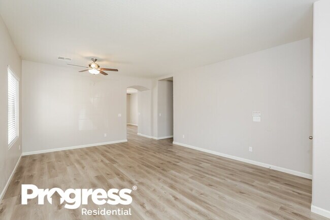 Building Photo - 9419 W Elwood St