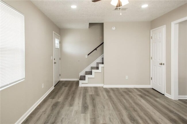 Foto del edificio - 301 Fireman St