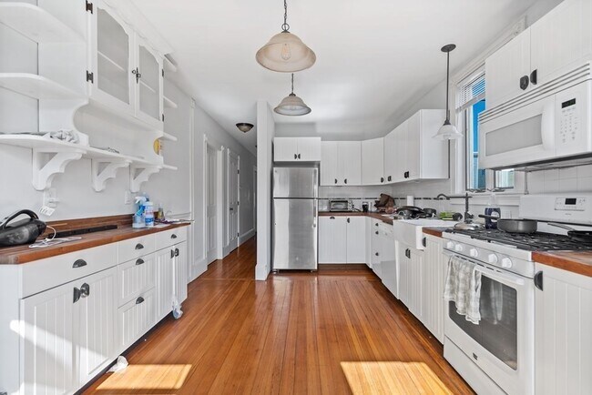 Foto del edificio - 703 E 2nd St