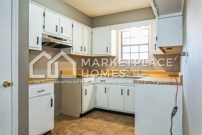 Building Photo - 5231 Haynes Dr
