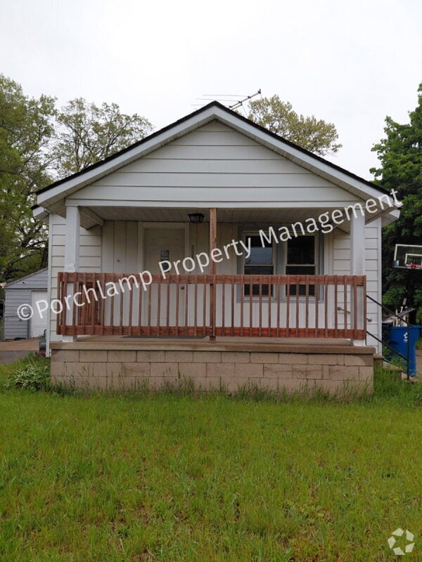 Building Photo - 5038 Carson Ave SW