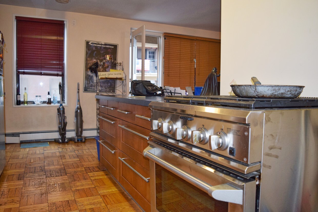 1110 Stadium Ave, The Bronx, NY 10465 Condo for Rent in The Bronx, NY