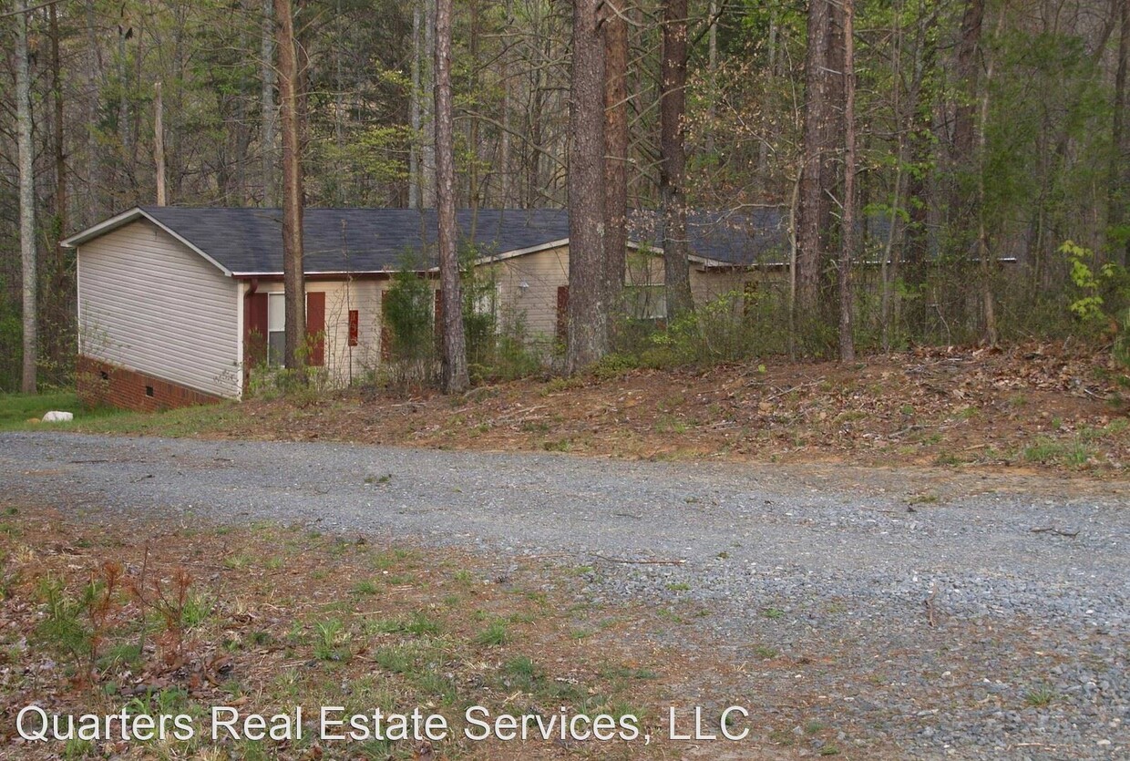 Primary Photo - 3 br, 2 bath House - 131 Sheets Tr.