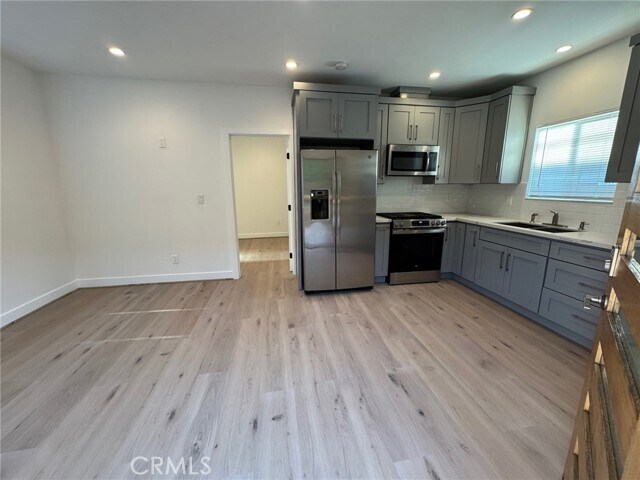 Foto del edificio - 6427 Nagle Ave