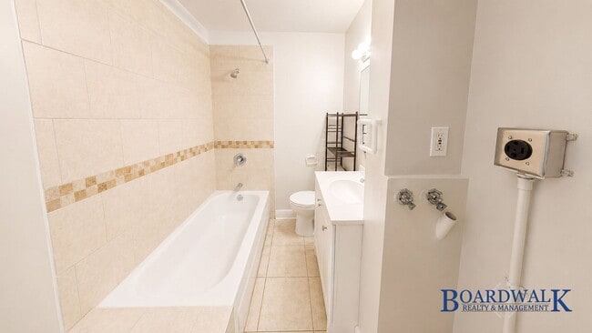 Building Photo - 1768 S 400 E
