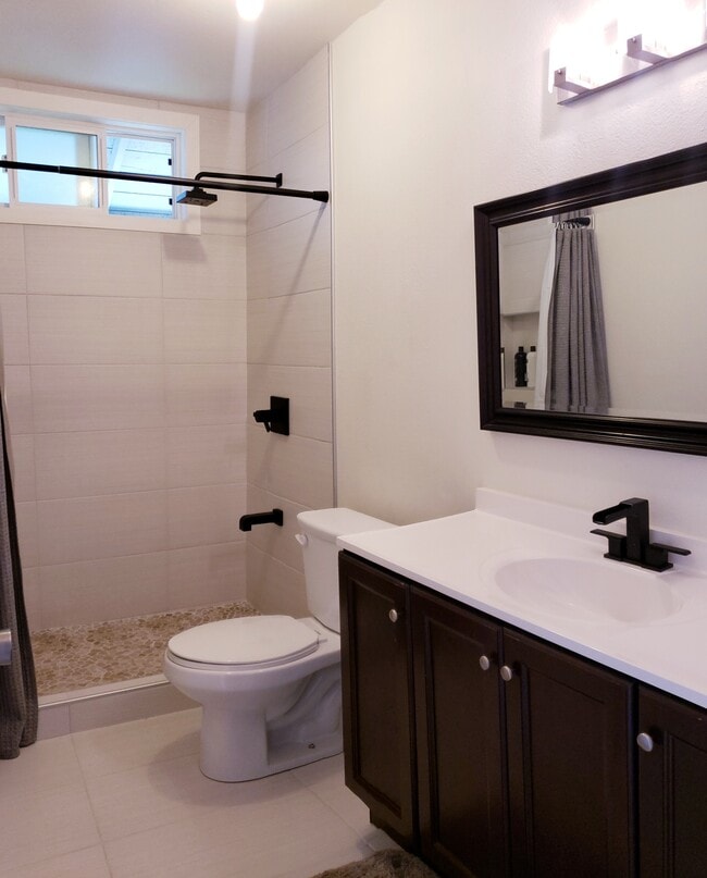 Photo - 1070 Awawamalu St Townhome