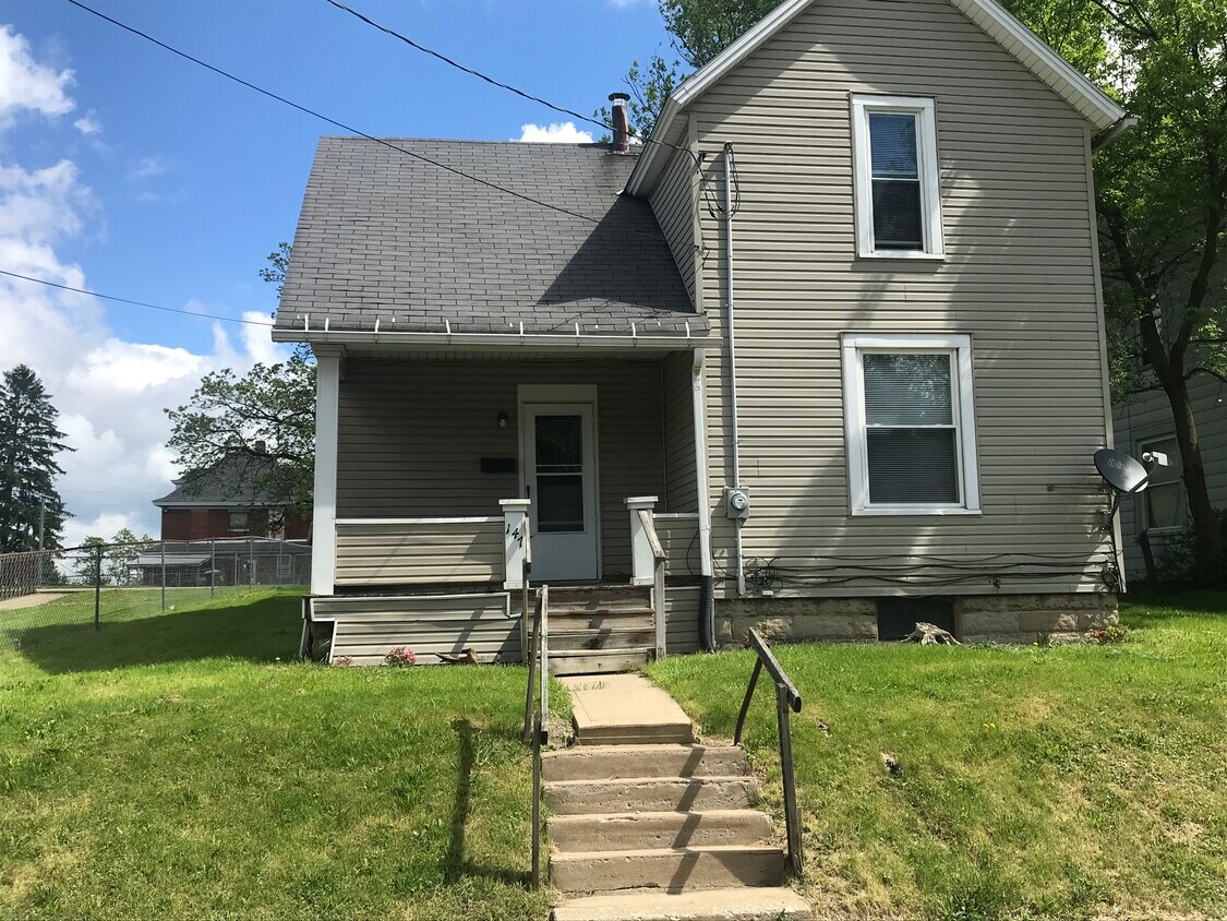 Primary Photo - 147 Dale Ave