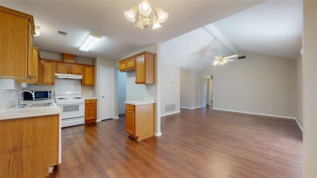 Building Photo - 313 Bowie St