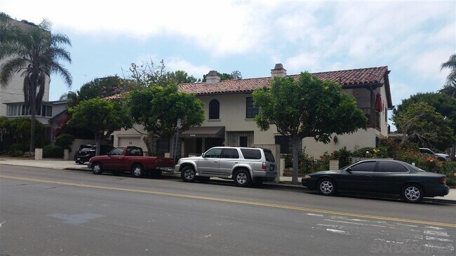 Building Photo - 801 Silverado St