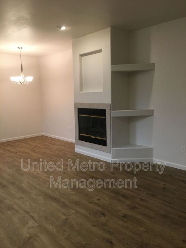 Building Photo - 1104 Denim Dr