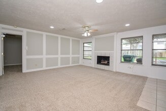 Building Photo - 21318 Park Valley Dr