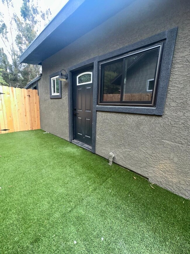 Building Photo - 6288 Broadmoor Dr
