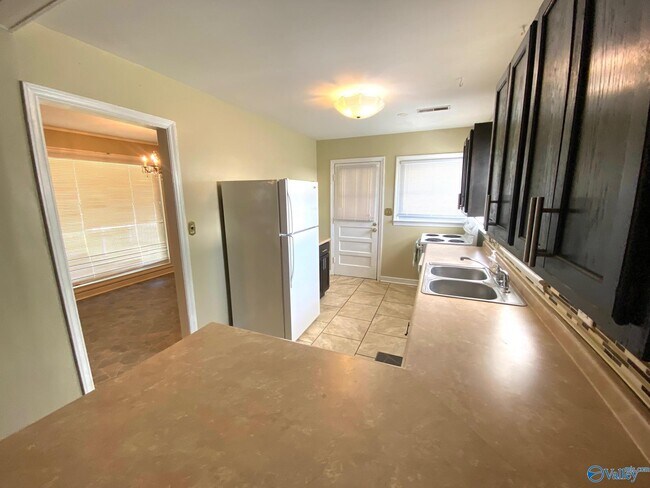 Building Photo - 3923 Cypress Ave SW
