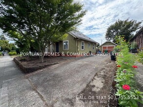 Building Photo - 1426 SE Bybee Blvd