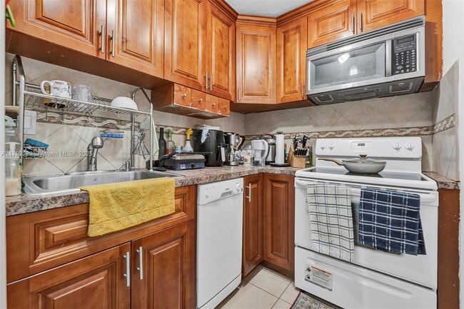 Foto del edificio - 4845 NW 7th St