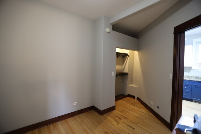 Foto del edificio - 2320 W Armitage Ave