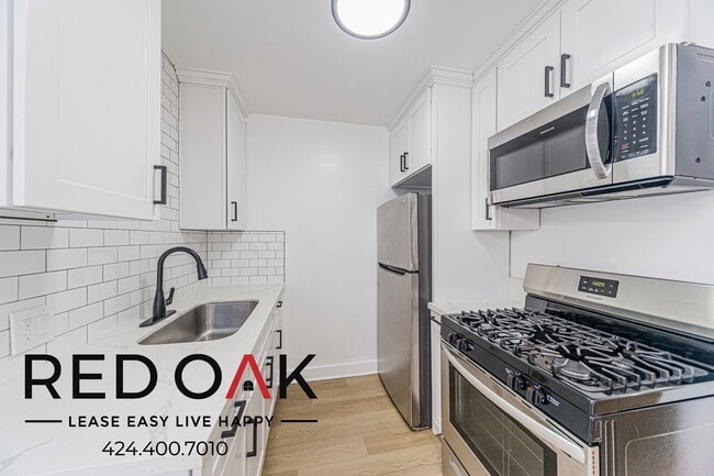 Building Photo - 252 W Elm Ave