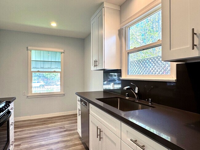 Building Photo - 5242 Comercio Ave
