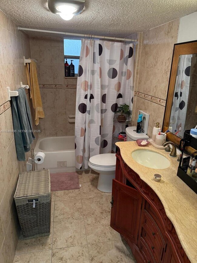 Building Photo - 404 NW 68th Ave